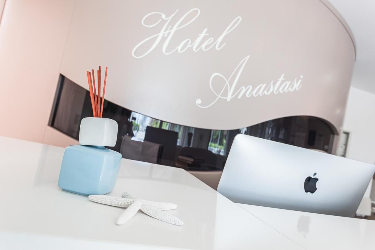 Anastasi Hotel E Residence تّشيرفييا المظهر الخارجي الصورة
