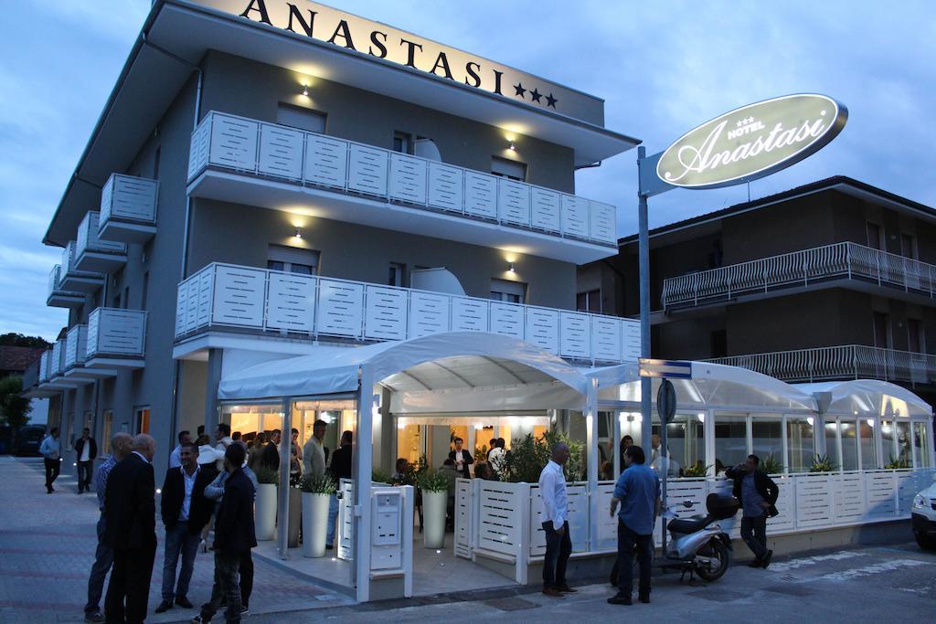 Anastasi Hotel E Residence تّشيرفييا المظهر الخارجي الصورة